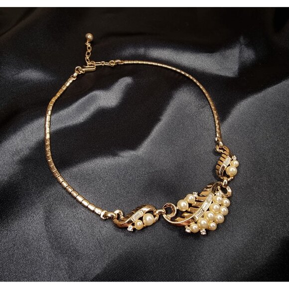 Vintage 1954 Trifari Necklace Signed Alfred Philippe Design Faux Pearls - Picture 3 of 8